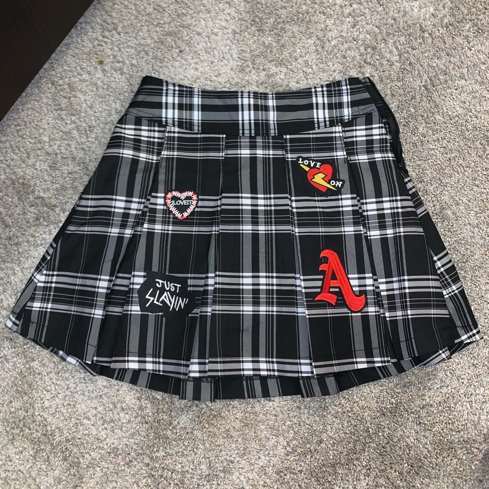 Plaid black and white graphic skirt